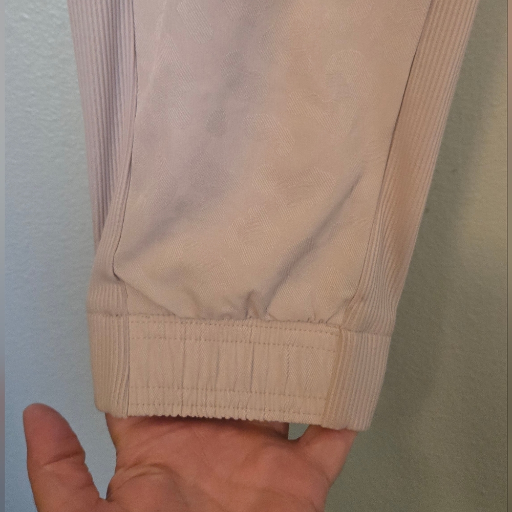 Athleta | Beige Leopard Brooklyn Textured Athletic Jogger Pants Size 6 - Picture 10 of 13